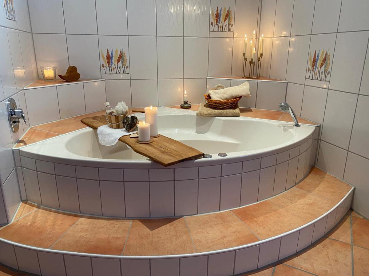 Private Spa Mit Sauna Und Whirlpool Schrozberg Exterior photo
